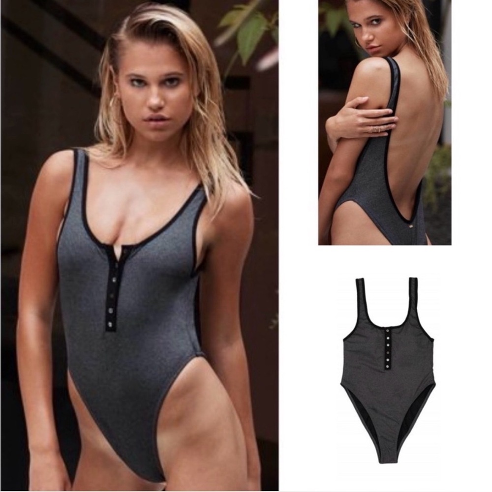 Beach Bunny Presley size medium nwt